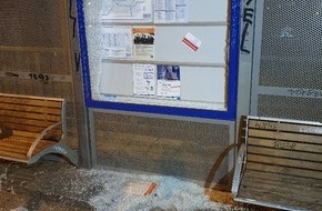 Bundespolizeiinspektion Kassel: BPOL-KS: Scheibe von Vitrine zerstört