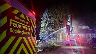 Feuerwehr Recklinghausen: FW-RE: Abschlussmeldung: Ausgedehnter Gebäudebrand in leerstehender Immobilie