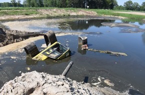 Polizeiinspektion Emsland/Grafschaft Bentheim: POL-EL: Haren - Unbefugter Gebrauch eines Baggers - Staudamm des "Wörmerteichs" in Haren beschädigt - Zeugen gesucht