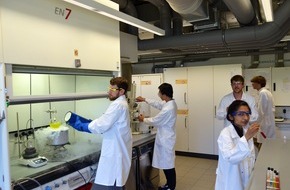 Universität Augsburg: Neuer Masterstudiengang Materialchemie bildet gesuchte Fachkräfte aus