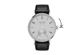 NOMOS Glash&uuml;tte: Tangente neomatik platingrau von NOMOS Glash&uuml;tte demonstriert: Zum Start der Sommerzeit wird die Uhr von zwei Uhr auf drei vorgedreht