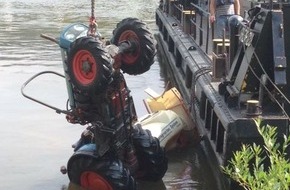 Polizeipräsidium Einsatz, Logistik und Technik: PP-ELT: Traktor rollt in Mosel