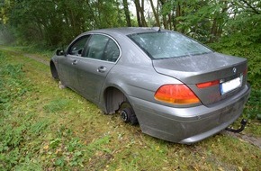 Polizeiinspektion Hameln-Pyrmont/Holzminden: POL-HOL: Einbruch in Autocenter Eschershausen: Einbrecher entwendeten 7er BMW und demontierten anschließend alle vier Räder - Fahrzeug auf Feldweg ohne Räder stehen gelassen -