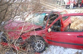 Polizeipräsidium Westpfalz: POL-PPWP: Sieben Personen bei einem Unfall schwer verletzt