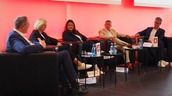 IGBCE Rheinland-Pfalz: Zukunft gestalten, Demokratie verteidigen: Anke Rehlinger und Alexander Schweitzer bei der Landesbezirksdelegiertenkonferenz derIGBCE Rheinland-Pfalz/Saarland