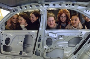 Ford-Werke GmbH: Ford und Fachhochschule Köln setzen "Try Ing"-Initiative für Schülerinnen fort