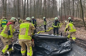 Feuerwehr Gladbeck: FW-GLA: Feuerwehr Gladbeck nimmt an Waldbrand&uuml;bung im Waldgebiet Haard teil