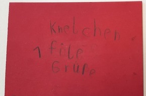 Kreispolizeibehörde Wesel: POL-WES: Wesel - Kinder stellen Polizisten Knöllchen aus