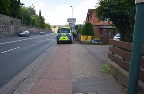 Polizeiinspektion Hameln-Pyrmont/Holzminden: POL-HM: Gestürzte Fahrerin eines Elektrorollers - Polizei sucht Zeugen