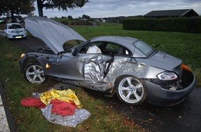 Polizei Rheinisch-Bergischer Kreis: POL-RBK: Overath - BMW weicht Audi aus und gerät ins Schleudern - Fahrer schwer verletzt