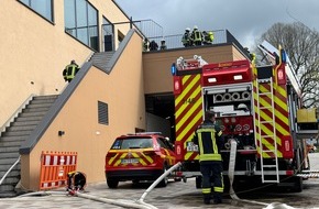 Feuerwehr Offenburg: FW-OG: Saunabrand in einem Einkaufscenter in der Innenstadt