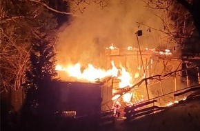 Polizei Mettmann: POL-ME: Vereinsheim abgebrannt - die Polizei ermittelt - Velbert - 2212060