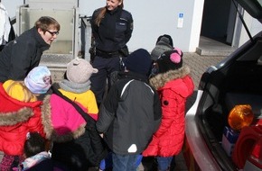 Polizeipräsidium Westpfalz: POL-PPWP: Kaiserslautern: Vorschulkinder haben jetzt einen "Dienstausweis"
