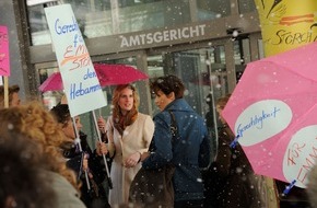 ZDF: ZDF-Gerichtsdrama "Nacht der Angst" / Nina Kunzendorf als Hebamme im "Fernsehfilm der Woche" (FOTO)