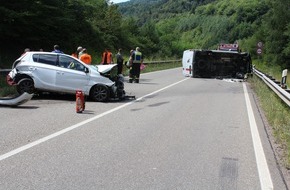 Polizeidirektion Landau: POL-PDLD: Schwerer Verkehrsunfall auf der B 10