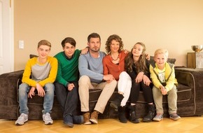 ZDF: Zwölf neue Folgen "Herzensbrecher - Vater von vier Söhnen" im ZDF/ Familienzuwachs und viele Überraschungen (FOTO)