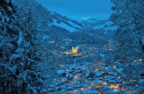 Panta Rhei PR AG: Medienmitteilung: Ein Feuerwerk für Familien im besten Ferienhotel der Schweiz