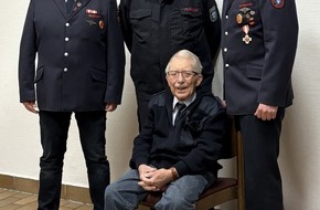 Feuerwehr Beverungen: FW Beverungen: Jahresdienstbesprechung des L&ouml;schzugs Beverungen und Jahreshauptversammlung des Feuerwehrvereins St. Florian e.V.