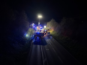 FW VG Westerburg: Verkehrsunfall bei Westerburg fordert zwei Menschenleben - eine Person schwerstverletzt