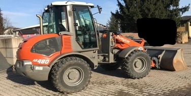 Polizeidirektion Hannover: POL-H: Altwarmbüchen: Unbekannte Täter entwenden Radlader - Wer kann Hinweise geben?