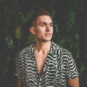 Max Giesinger live und unplugged an Bord der SEA CLOUD SPIRIT: Beliebtes Musikformat SONGS 'N' SAIL feiert Premiere im Mittelmeer