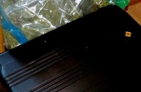 Zollfahndungsamt München: ZOLL-M: Zollfahnder zerschlagen Drogenschmugglerbande /
Anklage über 36,5 kg geschmuggeltes Marihuana steht