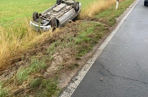 Polizeiinspektion Northeim: POL-NOM: Verkehrsunfall - PKW überschlagen im Graben