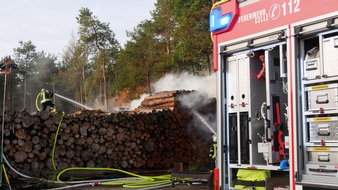 Freiwillige Feuerwehr Celle: FW Celle: Brennt Holtpolter in Hustedt!
