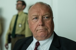 ZDF: ZDF zeigt Dokudrama "Uli Hoeneß - Der Patriarch" mit Thomas Thieme in der Hauptrolle (FOTO)