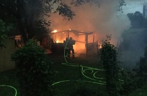 Feuerwehr und Rettungsdienst Bonn: FW-BN: Gartenlaube ausgebrannt