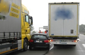 Polizeiinspektion Harburg: POL-WL: Zwischen Lkw eingeklemmt ++ Buchholz - Tresor aus Geschäft gestohlen