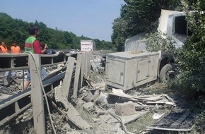 Verkehrsdirektion Mainz: POL-VDMZ: Lkw-Unfall auf der A61