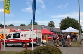 Feuerwehr Neum&uuml;nster: FW Neum&uuml;nster: Erneute Brandentwicklung in Lagerhalle im Industriegebiet S&uuml;d - Rund 80 Einsatzkr&auml;fte im Einsatz