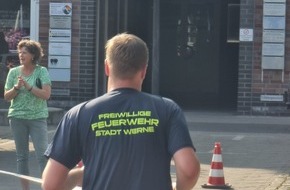 Freiwillige Feuerwehr Werne: FW-WRN: Abkühlung aus dem Tanklöschfahrzeug für die Läuferinnen und Läufer des 21. Werner Stadtlauf