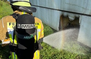Feuerwehr Weinheim: FW Weinheim: Entstehungsbrand in Gartenhütte- Feuerwehr verhindert schlimmeres
