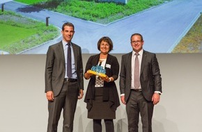 Autexis Holding AG: Erster Swiss Industry 4.0 Award geht an die Fachhochschule Nordwestschweiz