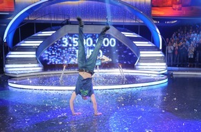 ProSieben: Schöne Bescherung. Marktführer: "Schlag den Raab" gewinnt den Samstagabend, Landwirt Bernd 3,5 Millionen Euro (BILD)