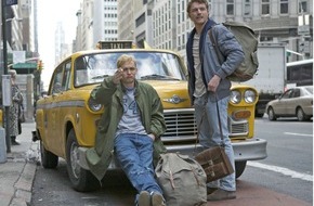 SAT.1: Zwei Ossis in Amerika: Matthias Schweighöfer und Friedrich Mücke in der Erfolgskomödie "Friendship!" in SAT.1 (BILD)