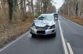 Polizeipräsidium Neubrandenburg: POL-NB: Verkehrsunfall mit Rothirsch verursacht Totalschaden