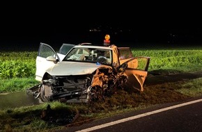 Kreisfeuerwehrverband Bodenseekreis e. V.: KFV Bodenseekreis: Drei Schwerverletzte nach Frontalzusammenstoß