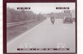 Polizeiinspektion Hildesheim: POL-HI: Fahrtwind sollte Hose trocknen