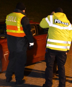 POL-STD: Polizei kontrolliert 285 Autofahrerinnen und Autofahrer auf Drogen und Alkohol am Steuer