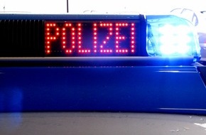 Polizei Mettmann: POL-ME: Jugendliche Rollerfahrer flüchten vor Polizei und stürzen -Ratingen- 2009155