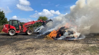 Feuerwehr Sprockhövel: FW-EN: Brand von 600 Heuballen - ABSCHLUSSMELDUNG (Bildmaterial vorhanden)