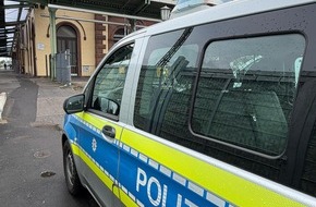 Polizei D&uuml;ren: POL-DN: Schwerpunkteinsatz am Bahnhof D&uuml;ren: Haftbefehle vollstreckt und mutma&szlig;licher Drogendealer festgenommen