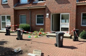 Polizeiinspektion Stade: POL-STD: Verpuffung in Harsefelder Wohnung - eine Person schwer verletzt