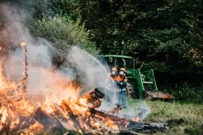 FW Marienheide: Berufsfeuerwehrtag der Jugendfeuerwehr: Marienheider Feuerwehrnachwuchs für 24 Stunden im Einsatz