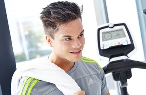 Johnson Health Tech. GmbH: Castingshowkandidat Christopher Schnell - Premiere als Fotomodell für Fitnessgeräte