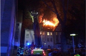 Feuerwehr Gelsenkirchen: FW-GE: Dachstuhlbrand in der &Uuml;ckendorfer Stra&szlig;e
