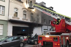 Feuerwehr Erkrath: FW-Erkrath: Einsatzserie am Mittwochabend forderte die Feuerwehr Erkrath - Menschenrettung über die Drehleiter